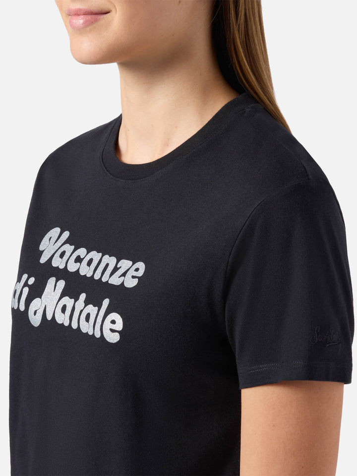 Emilie Baumwoll-T-Shirt in Schwarz mit „Vacanze di Natale“-Glitzerdruck | VACANZE DI NATALE SONDERAUSGABE