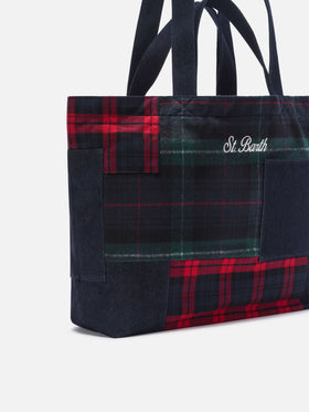 Unverzichtbare tote Tasche aus Patchwork-Denim und Tartan 