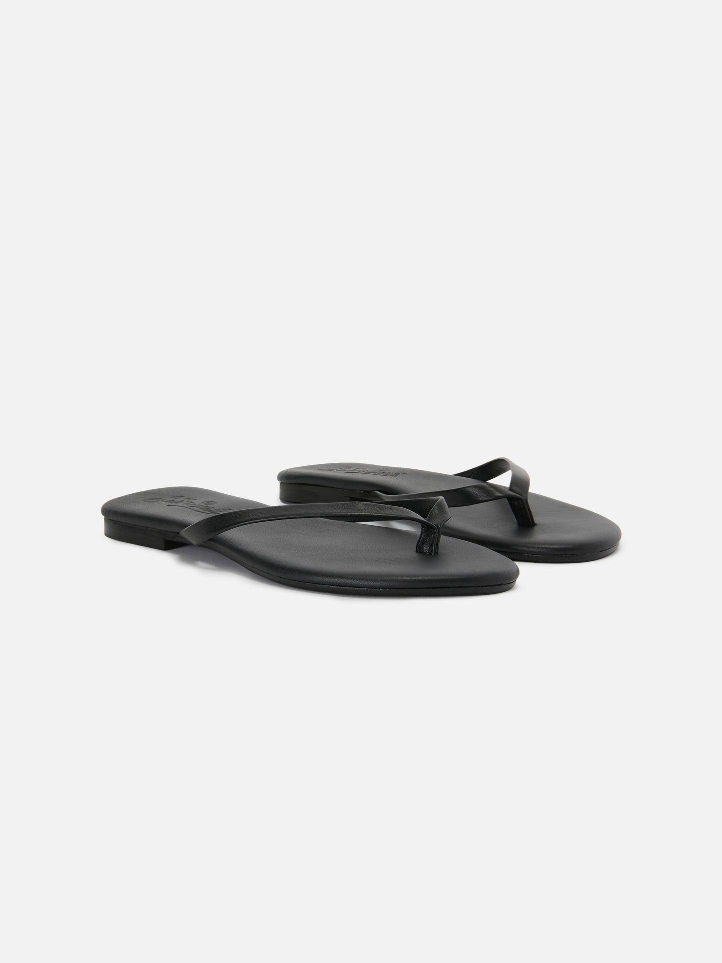 Chanclas Essentials de piel auténtica en negro 
