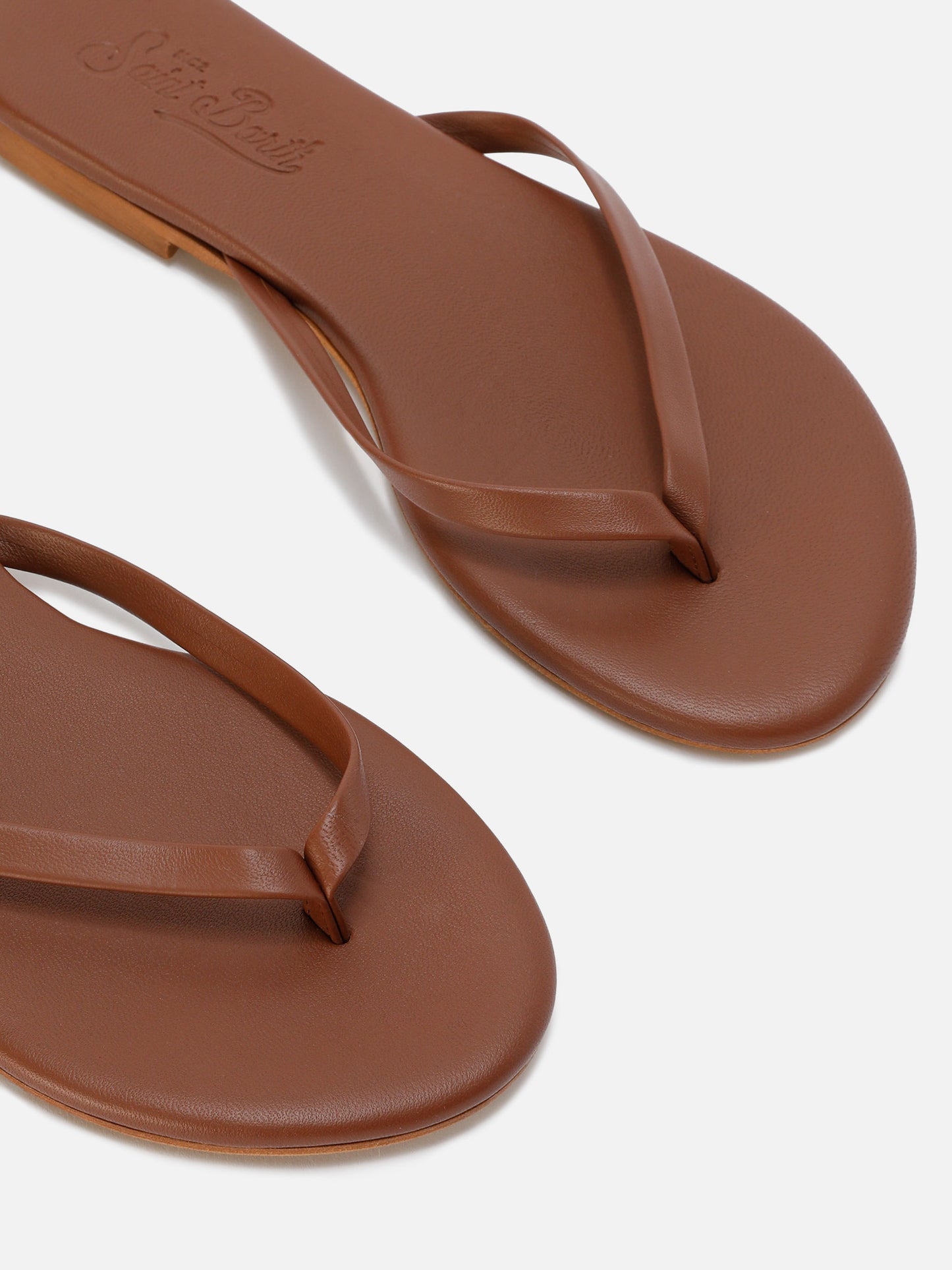 Tongs Essentials en cuir véritable marron 