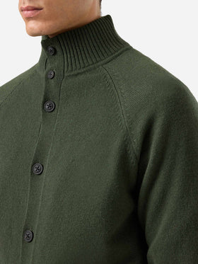 Militärgrüne Strickjacke Galway aus 100% Lammwolle