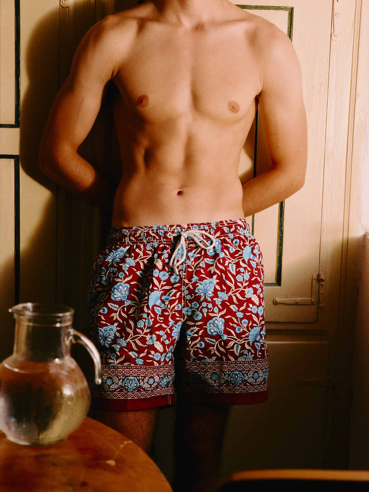 Gustavia bordeauxfarbene Badeshorts mit floralem Print 