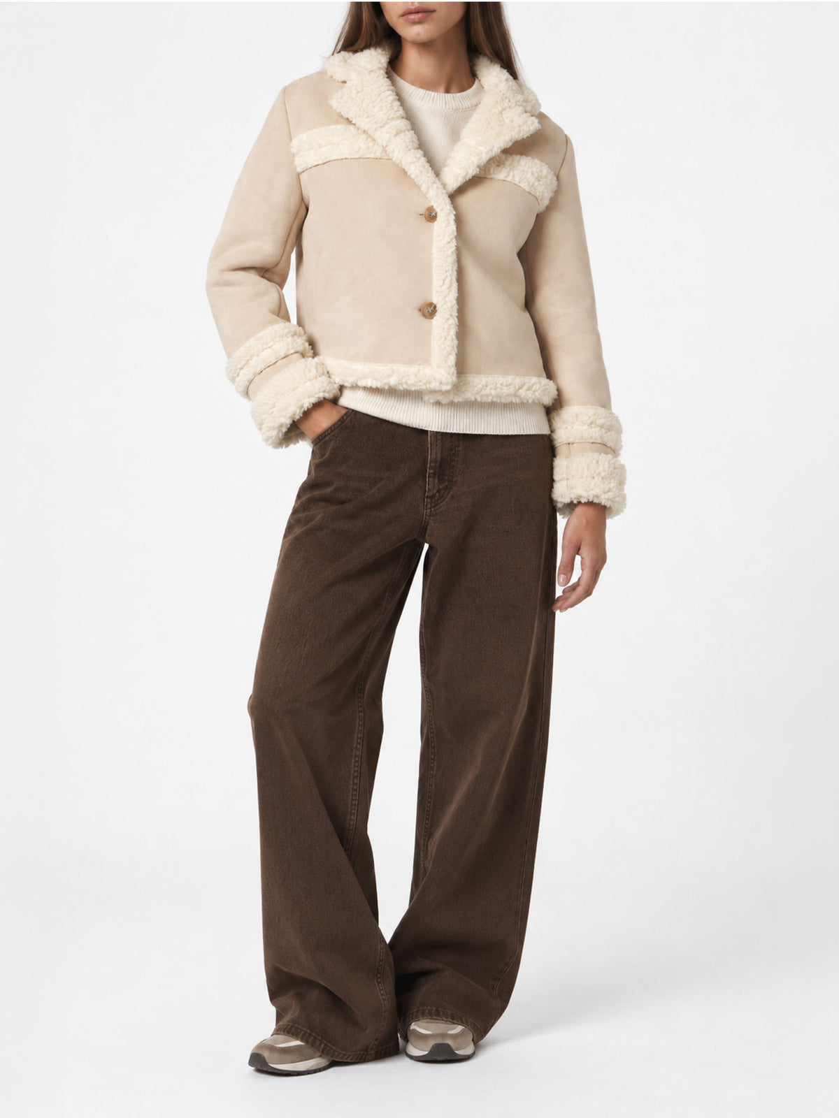 Hella beigefarbene Jacke in Shearling-Optik 