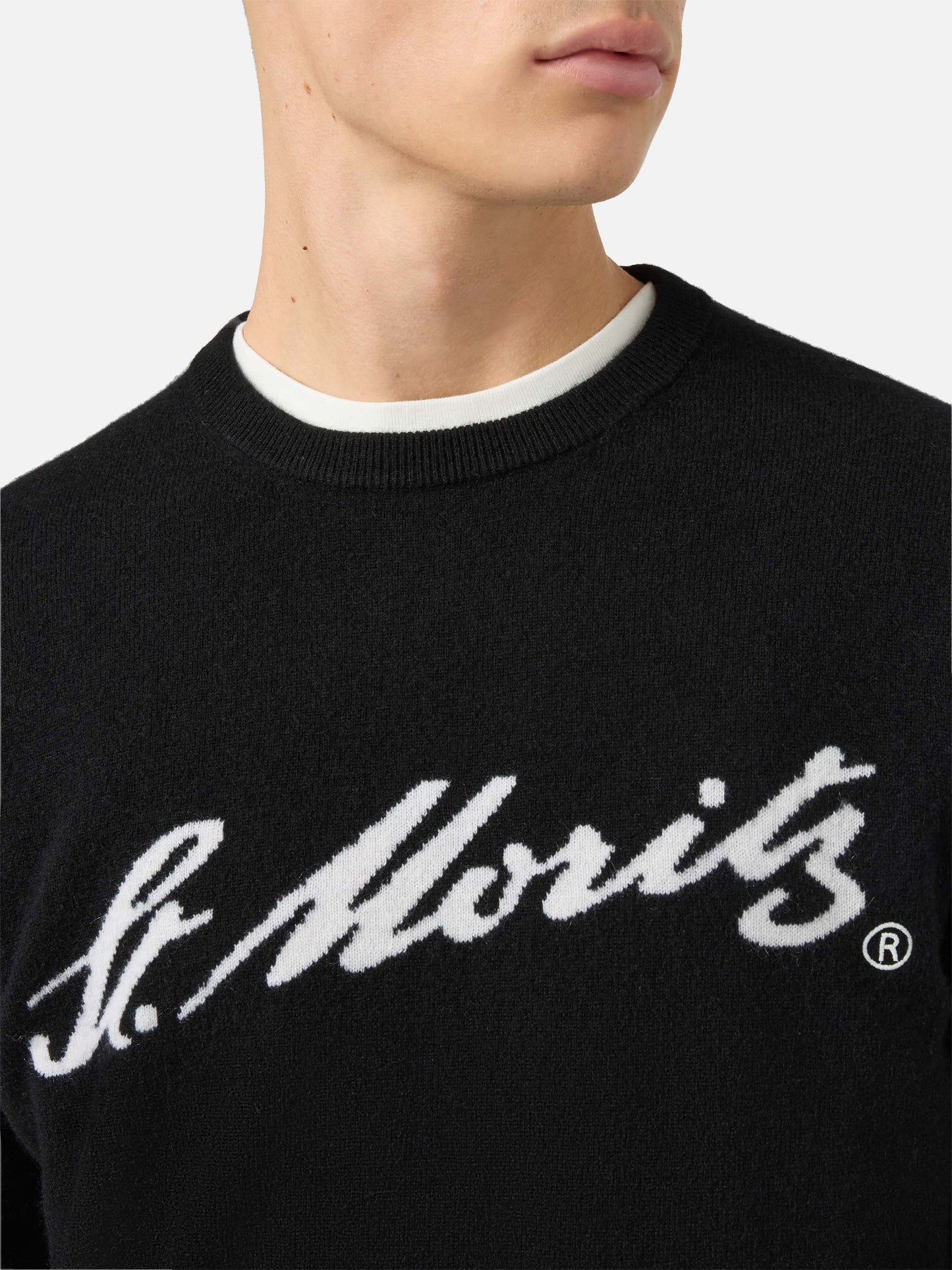 Heron Light Pullover aus 100 % schwarzem Kaschmir mit St. Moritz Intarsien | ST. MORITZ TOP OF THE WORLD