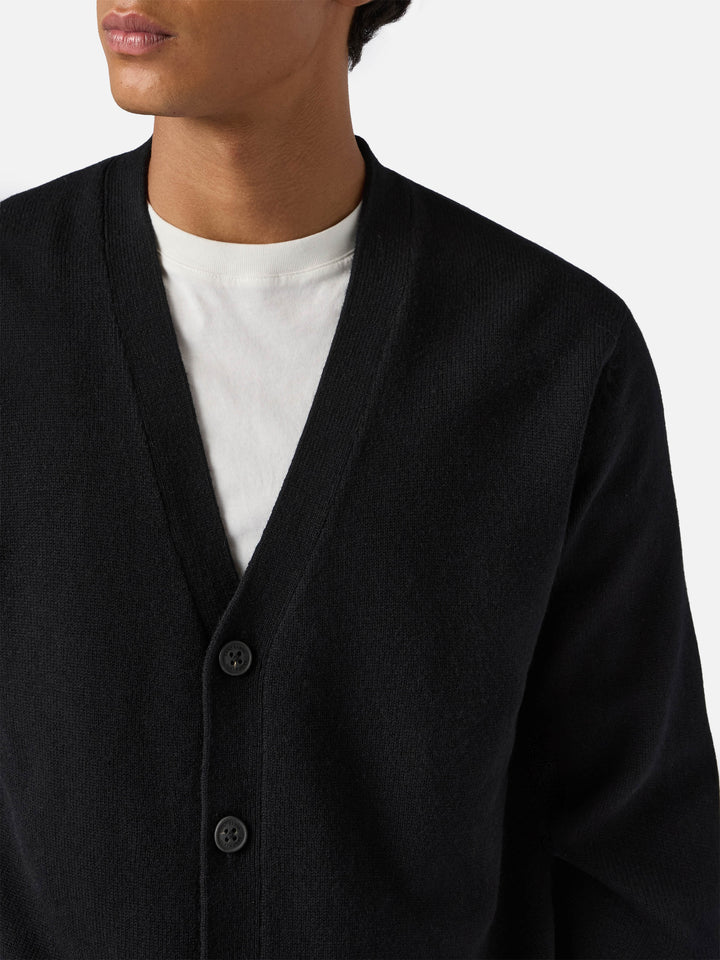 Herrison Strickjacke aus reiner Wolle in Schwarz