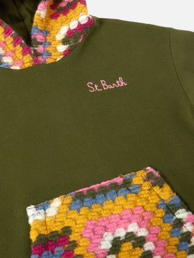 Sudadera con capucha verde Jeune Jr con motivo de crochet 