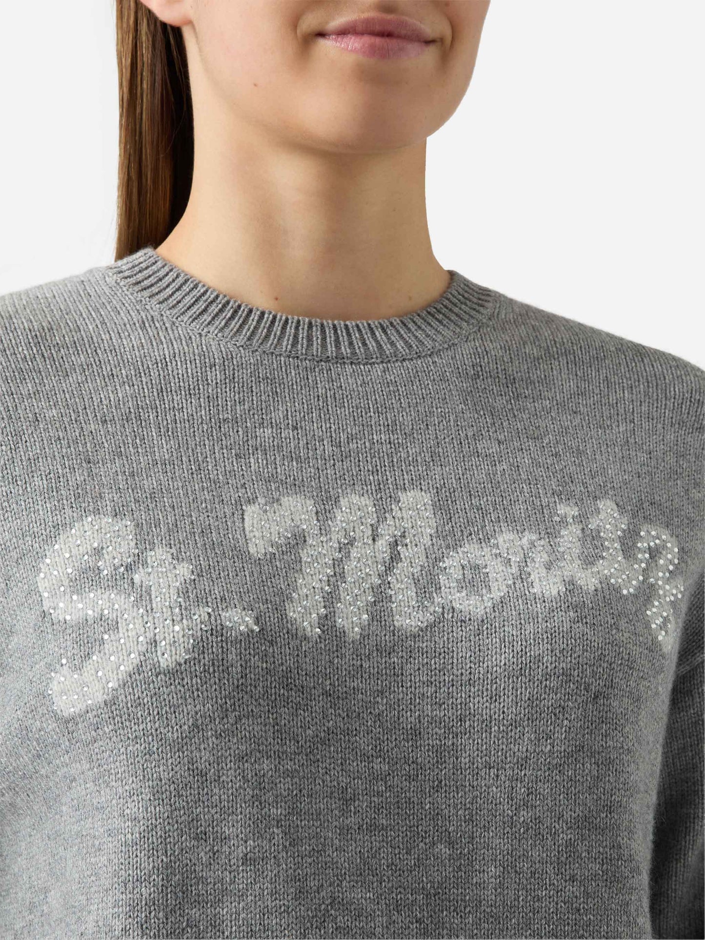 Grauer Louise-Pullover mit Rundhalsausschnitt und St. Moritz-Strasssteinen | ST. MORITZ TOP OF THE WORLD SPECIAL EDITION