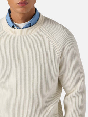 Marineblauer, weißer Wollpullover mit englischem Rippstrickmuster