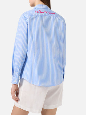 Chemise en coton Meredith à rayures bleu clair avec broderie St. Barth Queen 