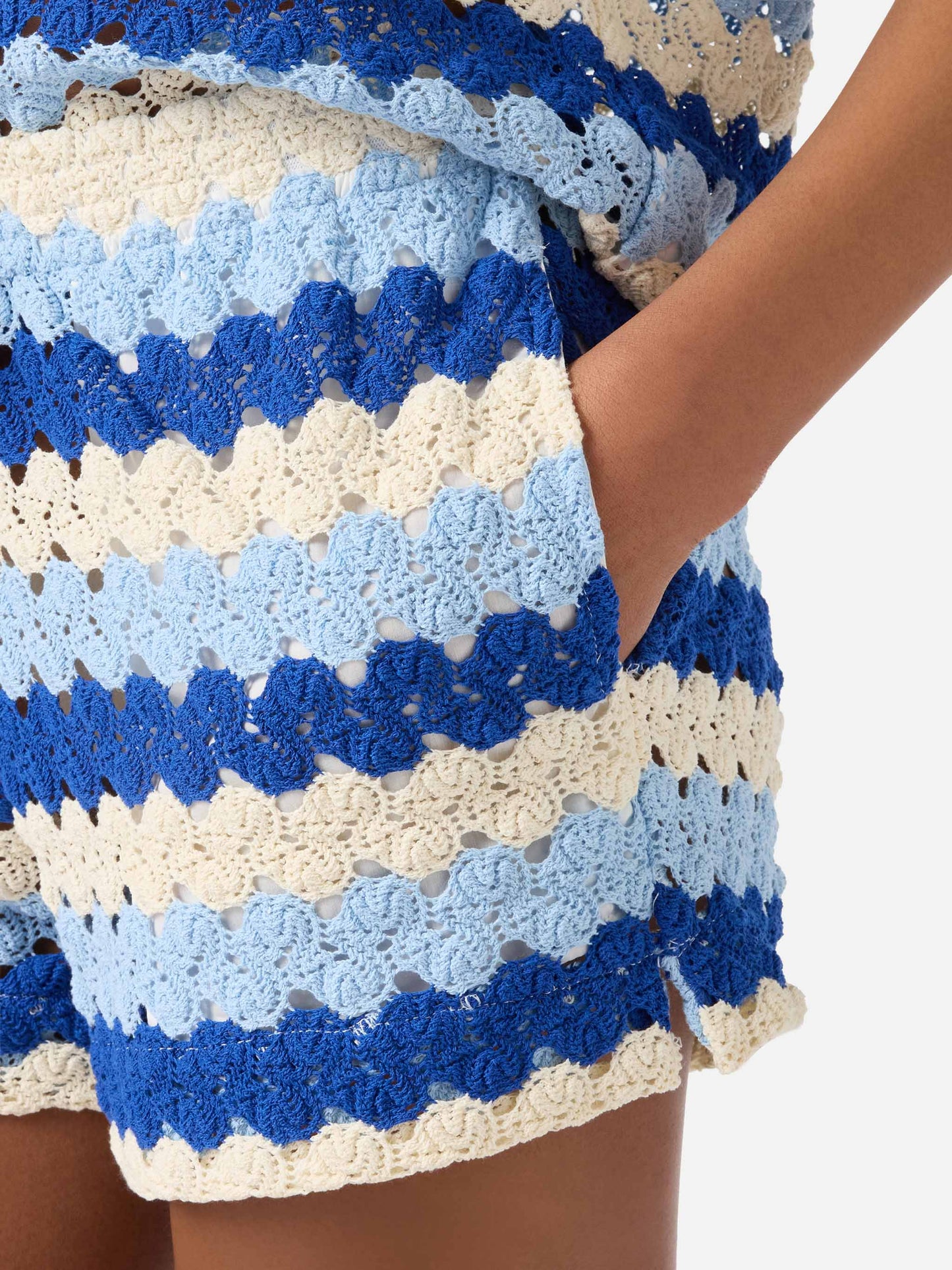 Short de crochet Meave à rayures bleues 