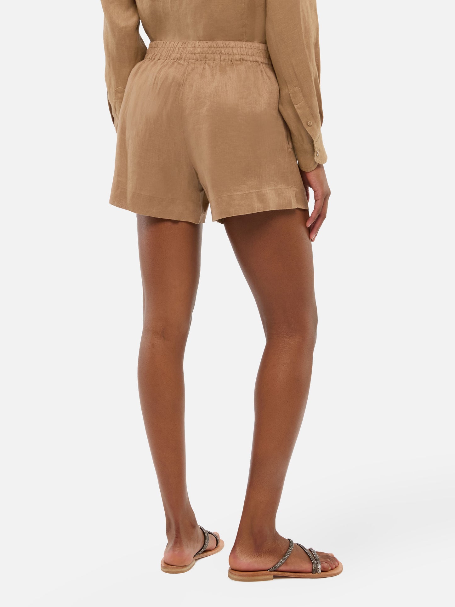 Meave – Pull-Up-Shorts aus kamelbraunem Leinen