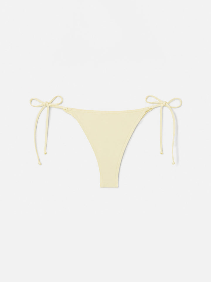 Braguita de bikini brasileña Marielle con lazos laterales en color butter liso 