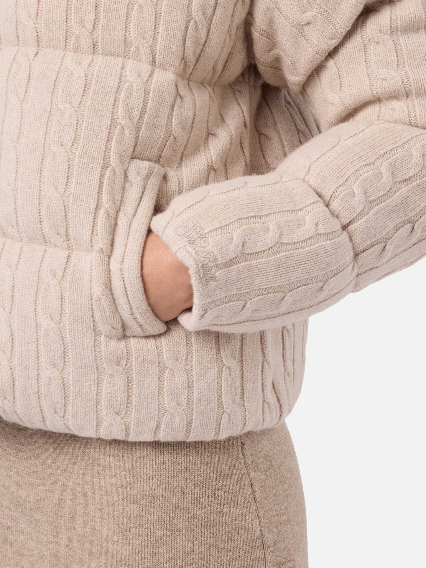 Chaqueta de lana de punto trenzado acolchada Mya 