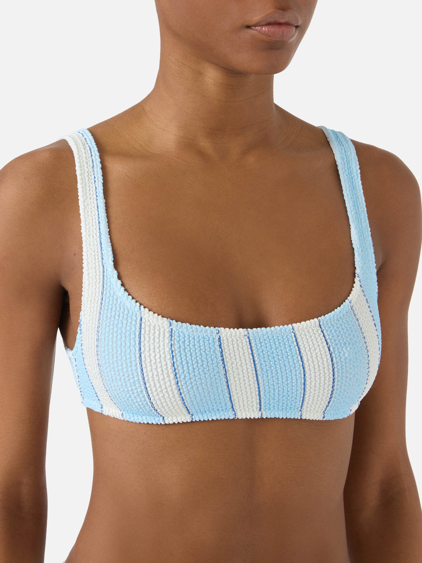 Bikini de tejido arrugado a rayas azul claro Naima Naomi 