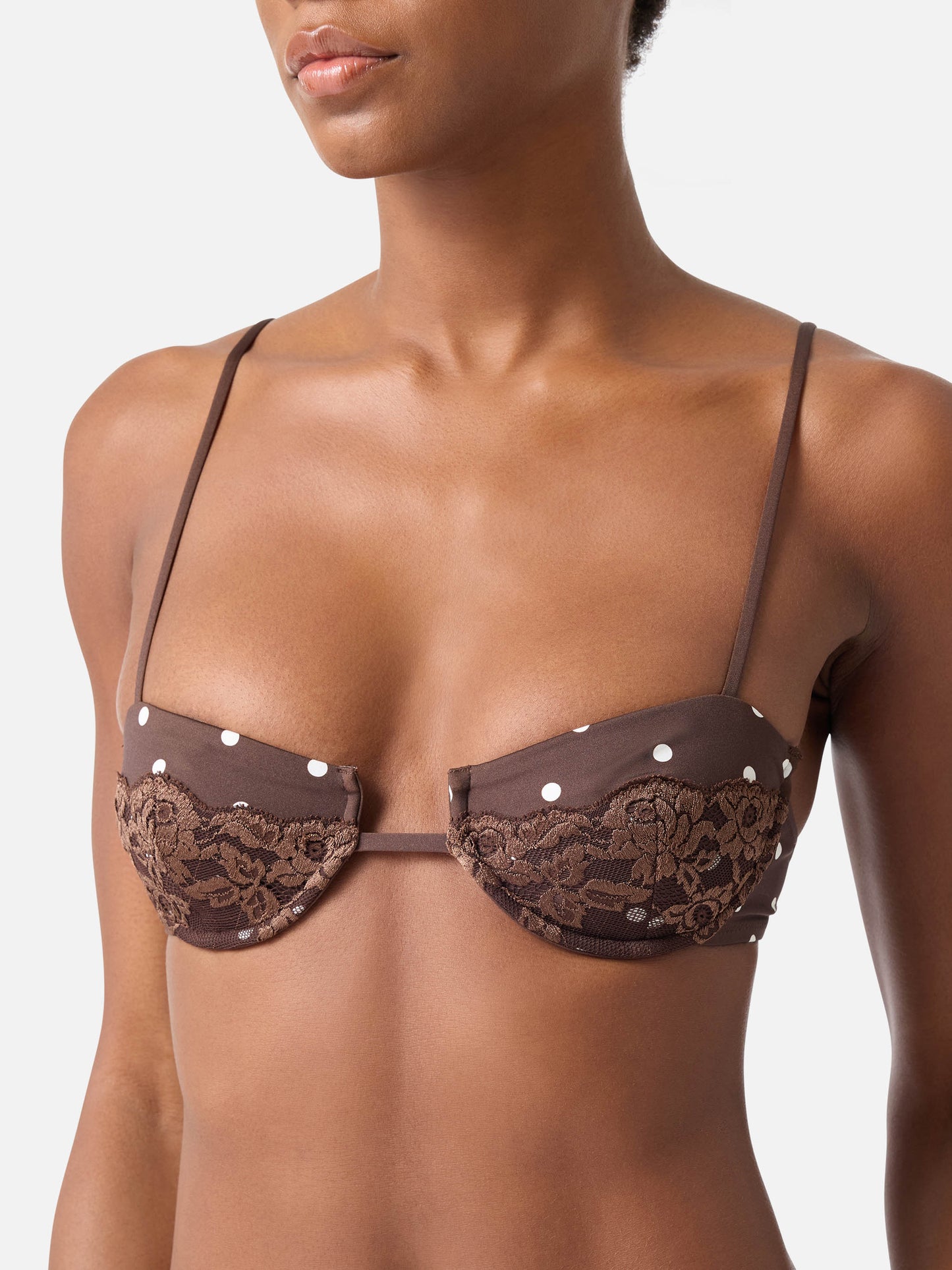 Bikini triangular de encaje con lunares marrones Nalina 