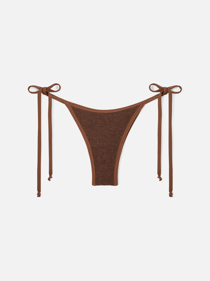 Braune Norah String-Cheeky-Bikinihose aus Crinkle-Stoff 
