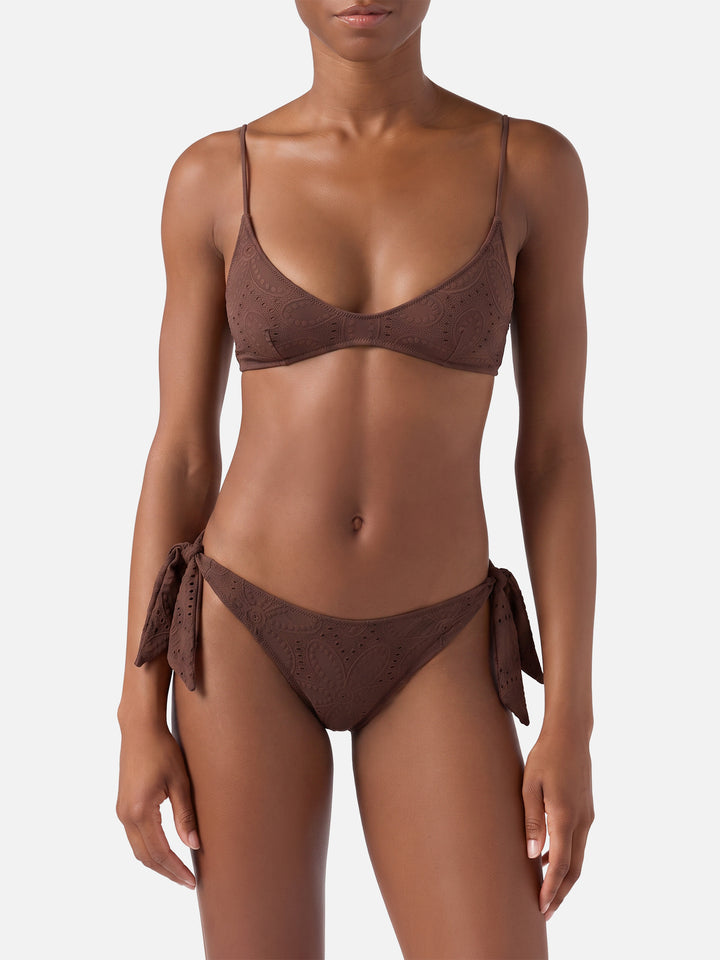 Paloma Yali Triangel-Bralette-Bikini mit tiefem Ausschnitt aus brauner Sangallo-Spitze 