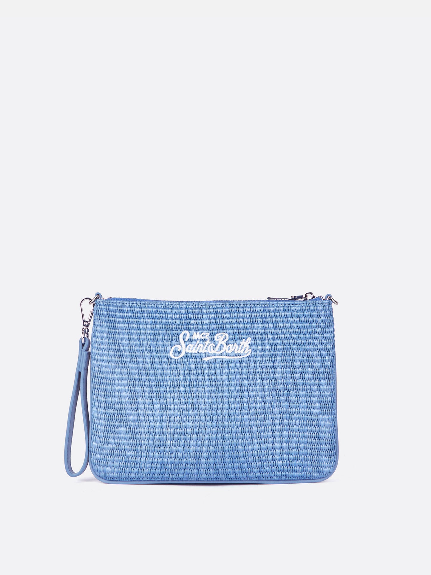 Efecto paja parisino en blue claro pouch con logo bordado y correa extraíble 