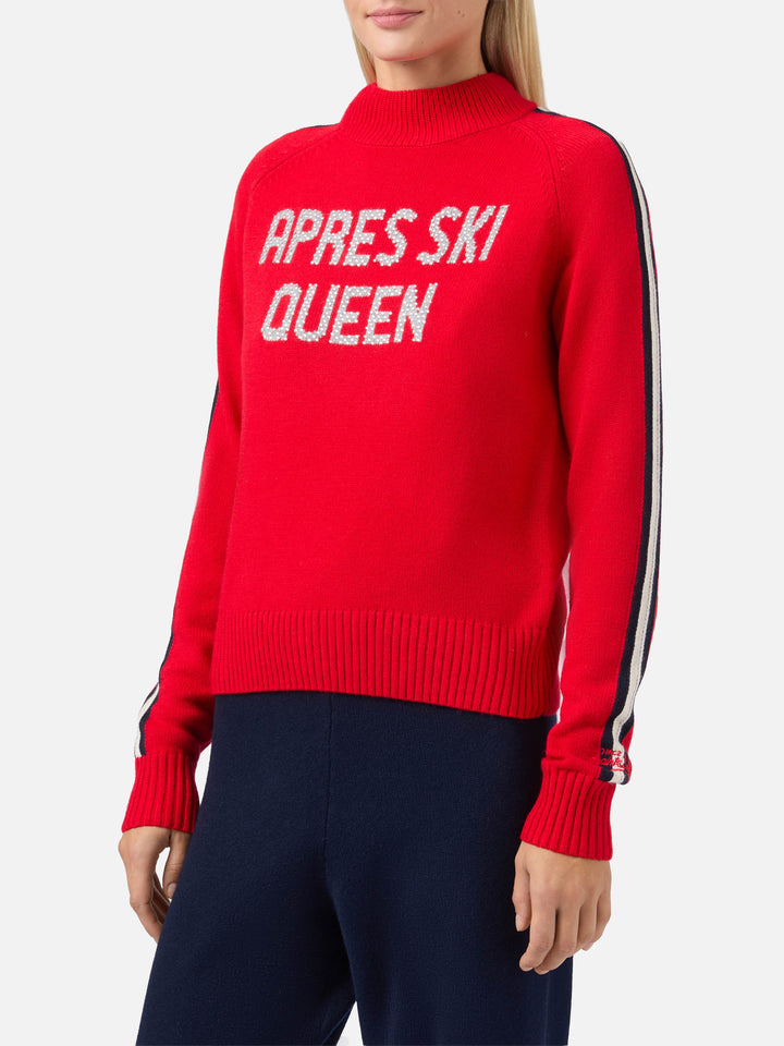 Roter Stehkragenpullover aus Kaschmirmischung von Peak mit Strassapplikation in Form einer Apres-Ski-Königin