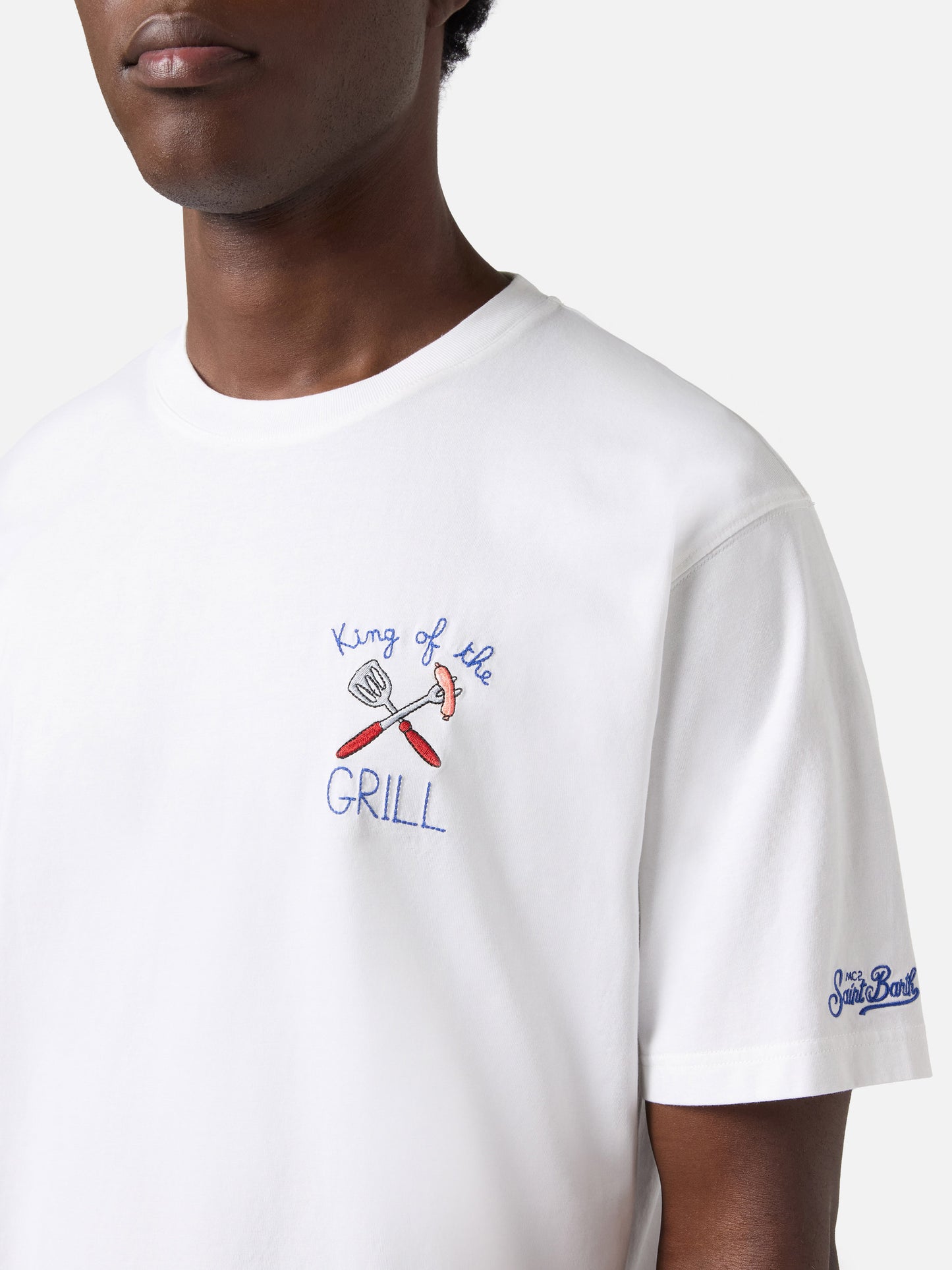 Camiseta Portofino blanca con bordado King Of The Grill 