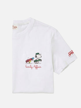 Camiseta Portofino blanca con bordado Snoopy Family Affair | Edición Especial 
