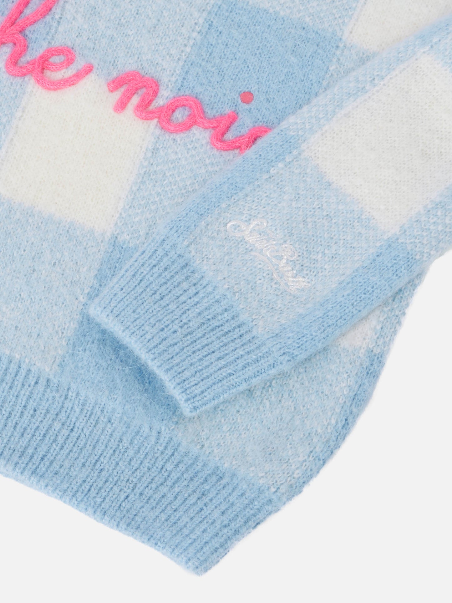 Rundhalspullover mit kariertem Jacquard und Uff… che noi-Stickerei 