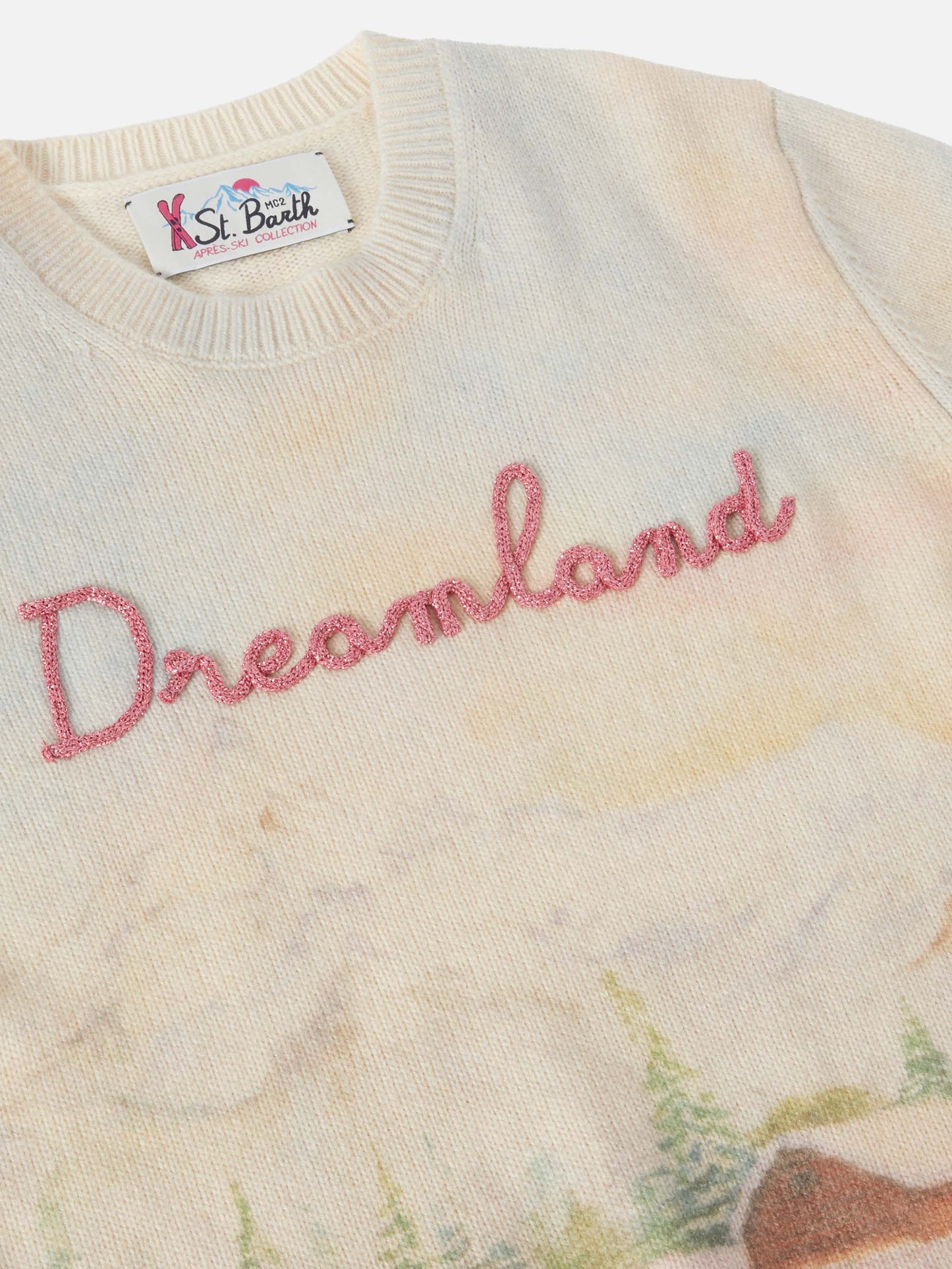 Weißer Rundhalspullover im Prinzessinnenstil mit Bergmotiv und Traumland-Stickerei