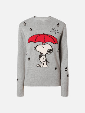 Neues Queen-Rundhalstuch in Grau mit Snoopy-Jacquardmuster und Stickerei | PEANUTS-SONDEREDITION