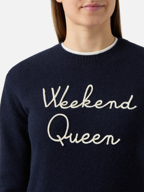 Suéter New Queen de mezcla de cachemira en azul con bordado Weekend Queen 