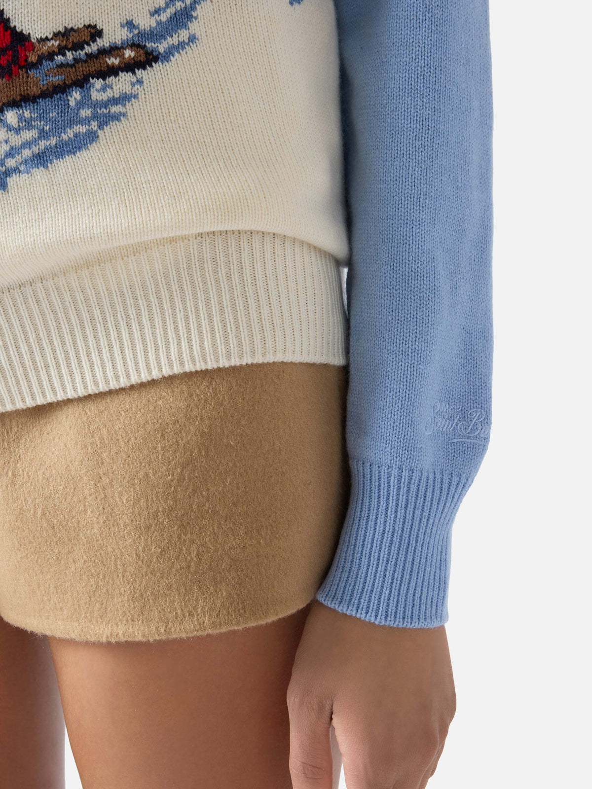 Maglia girocollo New Queen azzurra con ricamo Mi Fai Volare