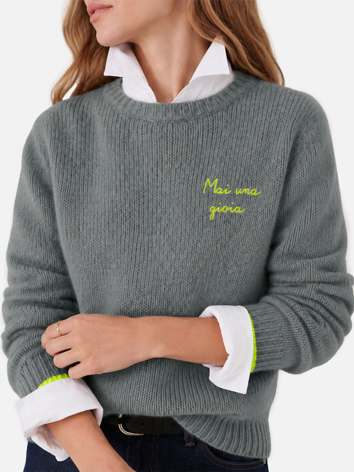 New Queen grey brushed sweater with embroidery