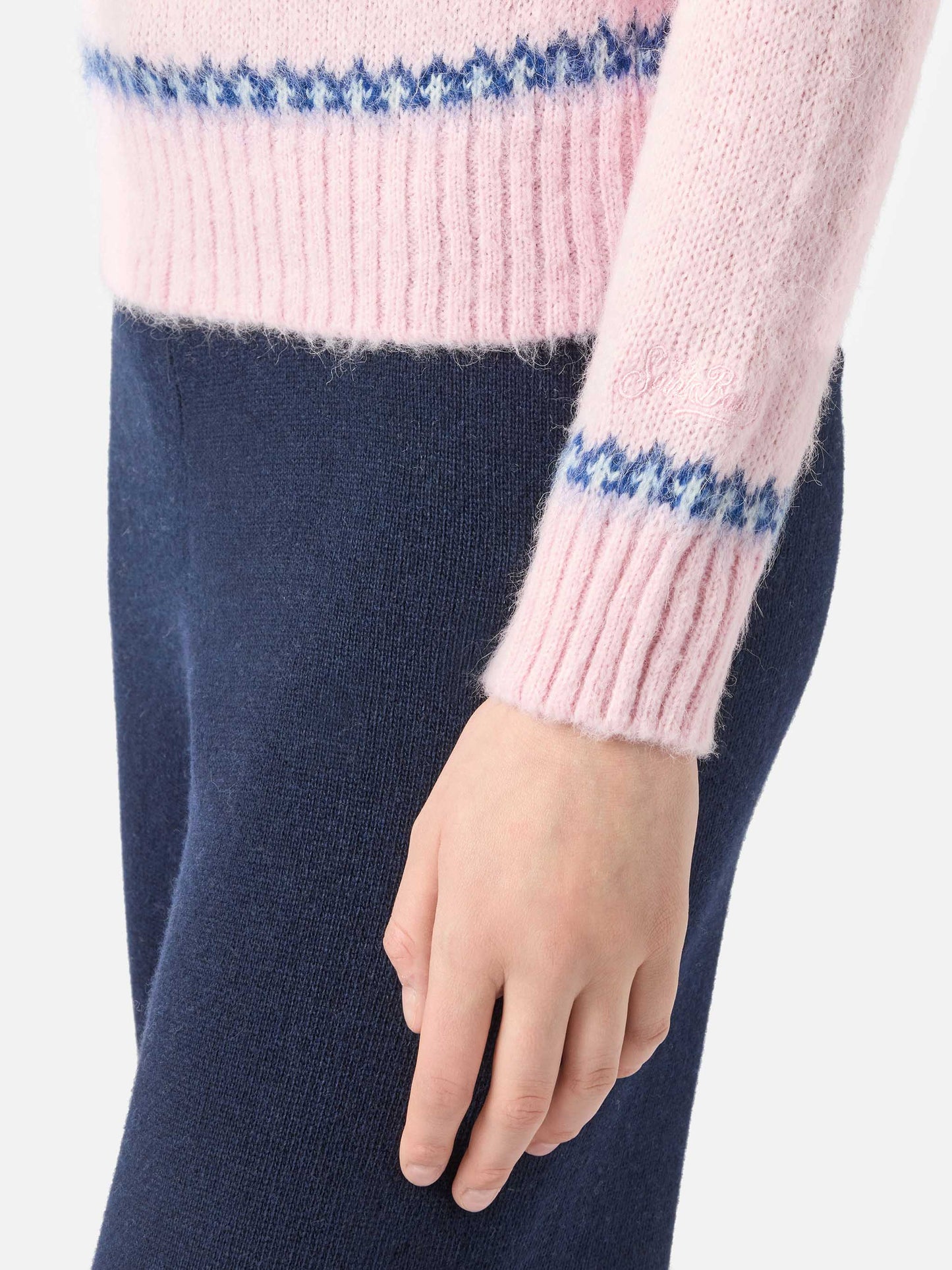 Rosafarbener Damen-Rundhalspullover aus nordischem Jacquard