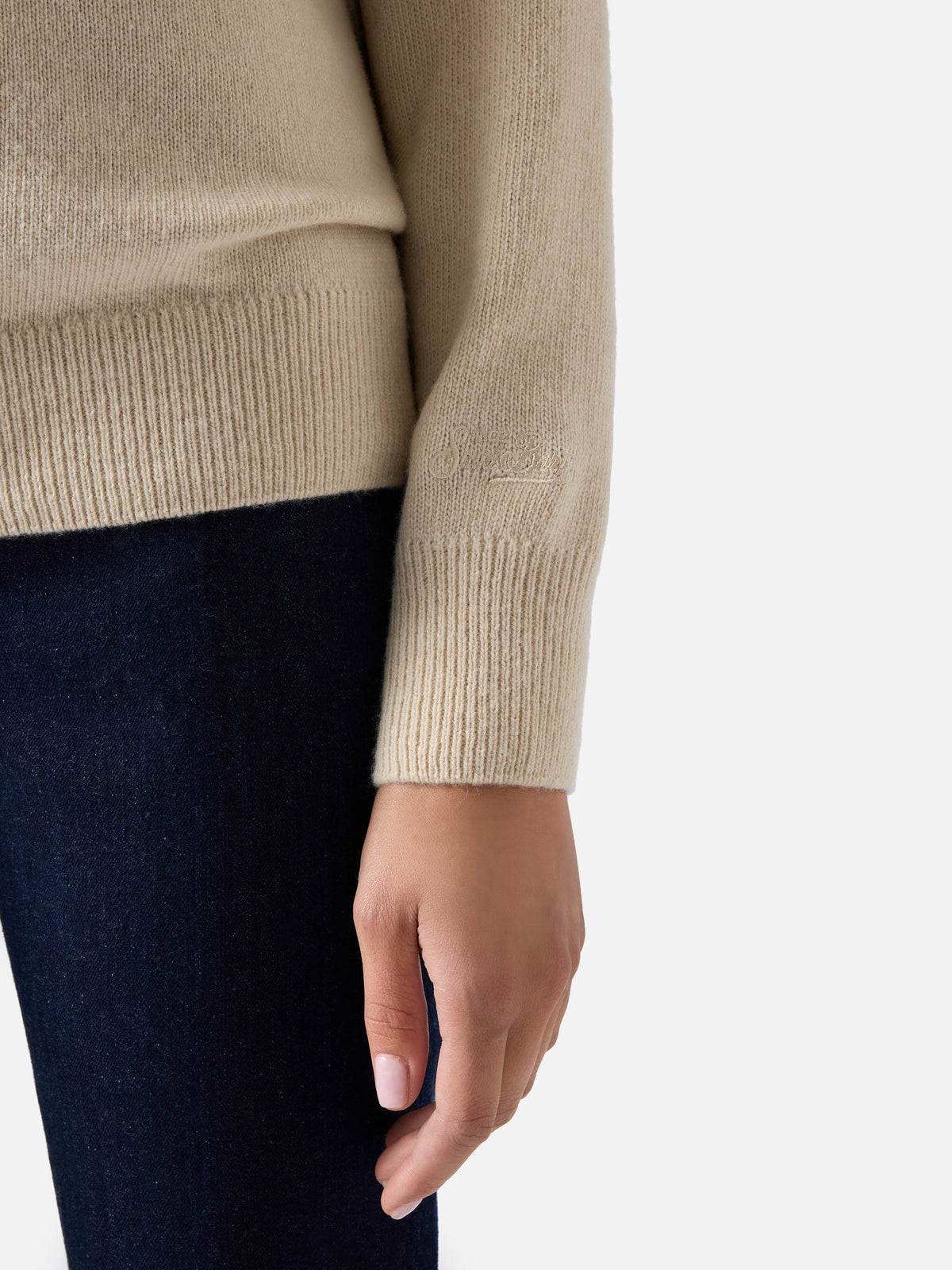 Jersey de cuello redondo en mezcla de lana y cachemira Grain New Queen con bordado Amore Espresso 