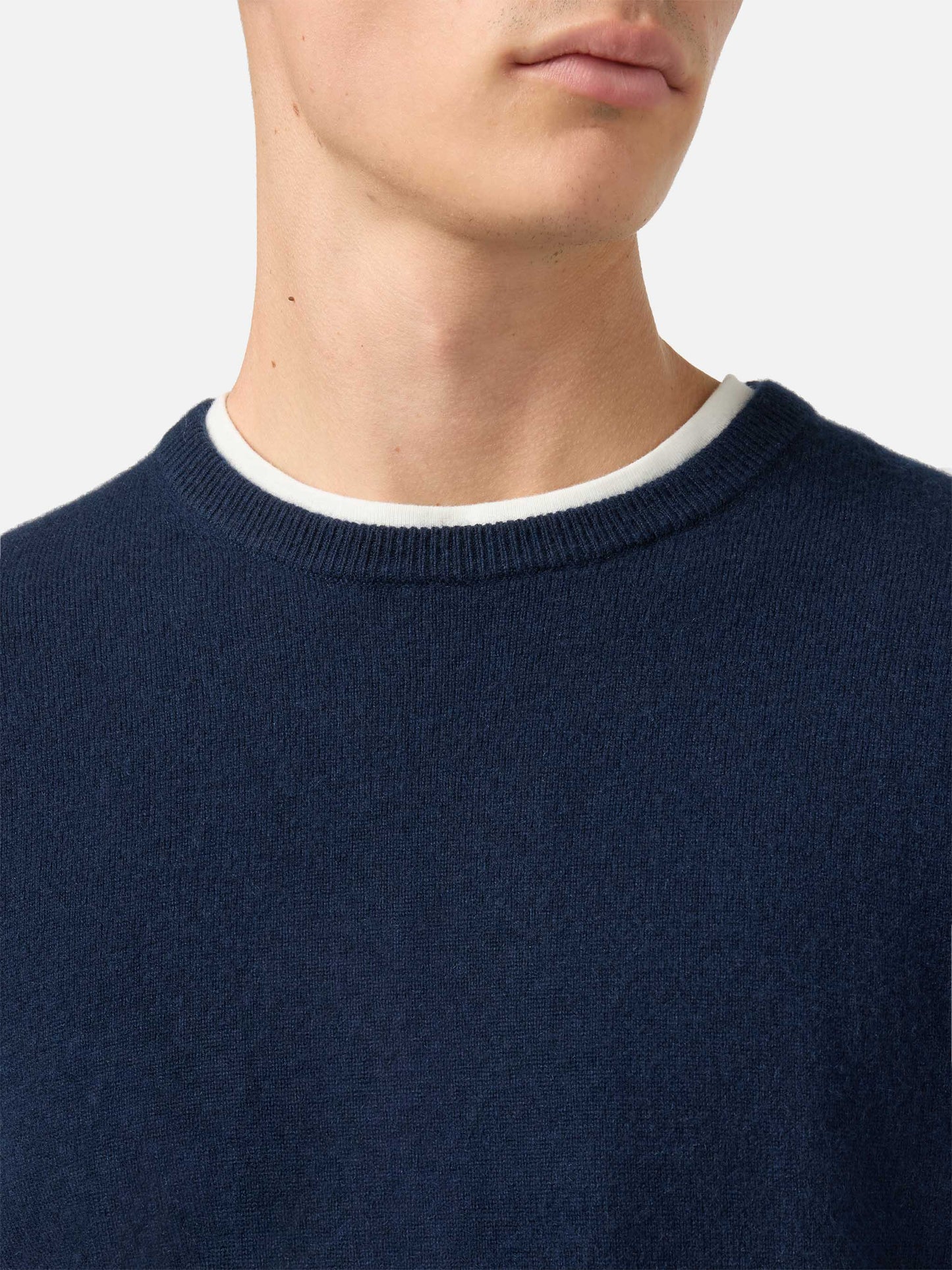 Regent Rundhalspullover aus 100 % marineblauem Kaschmir