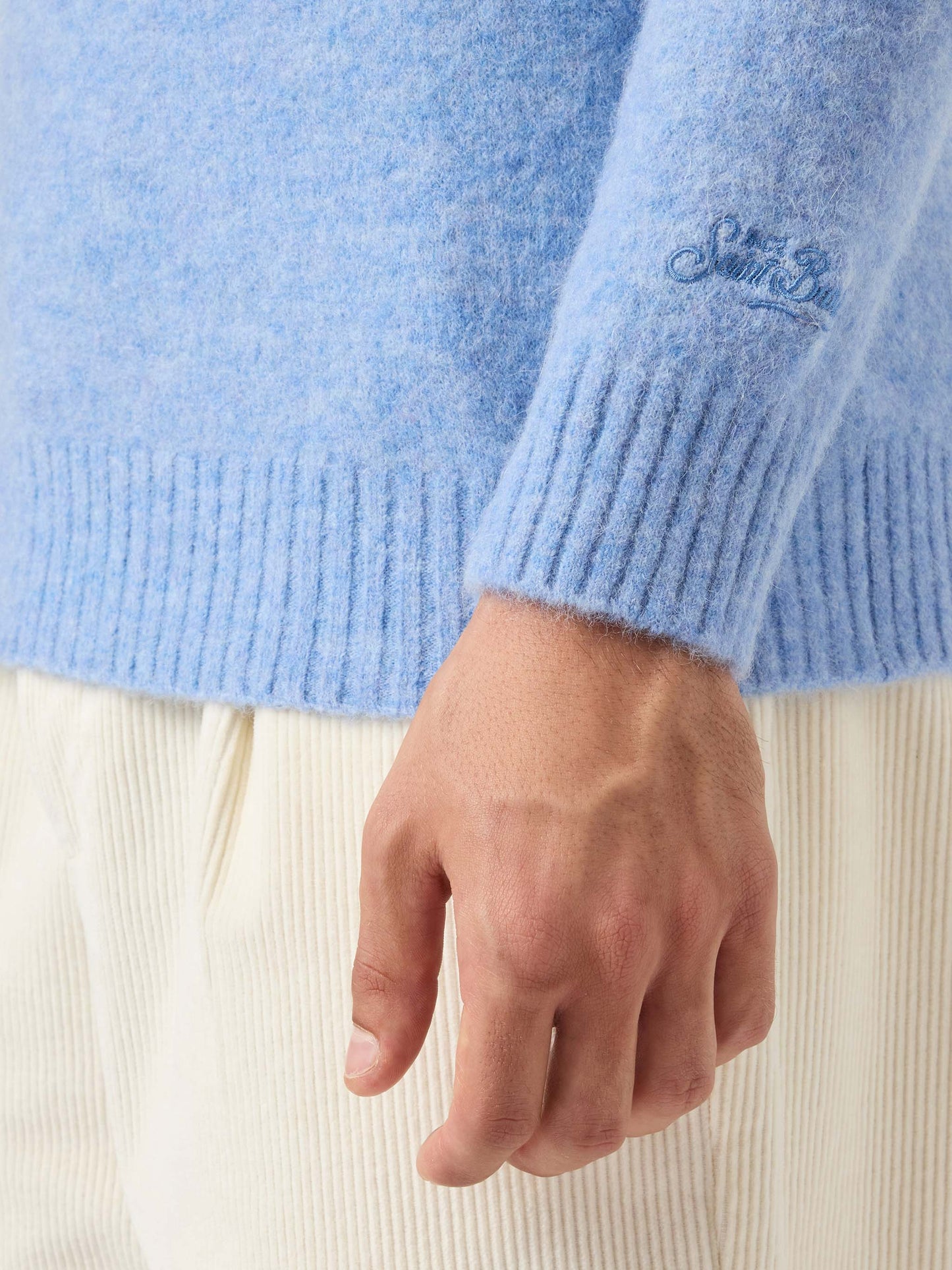 Rundhalspullover Regent in Hellblau aus Stretch-Alpaka