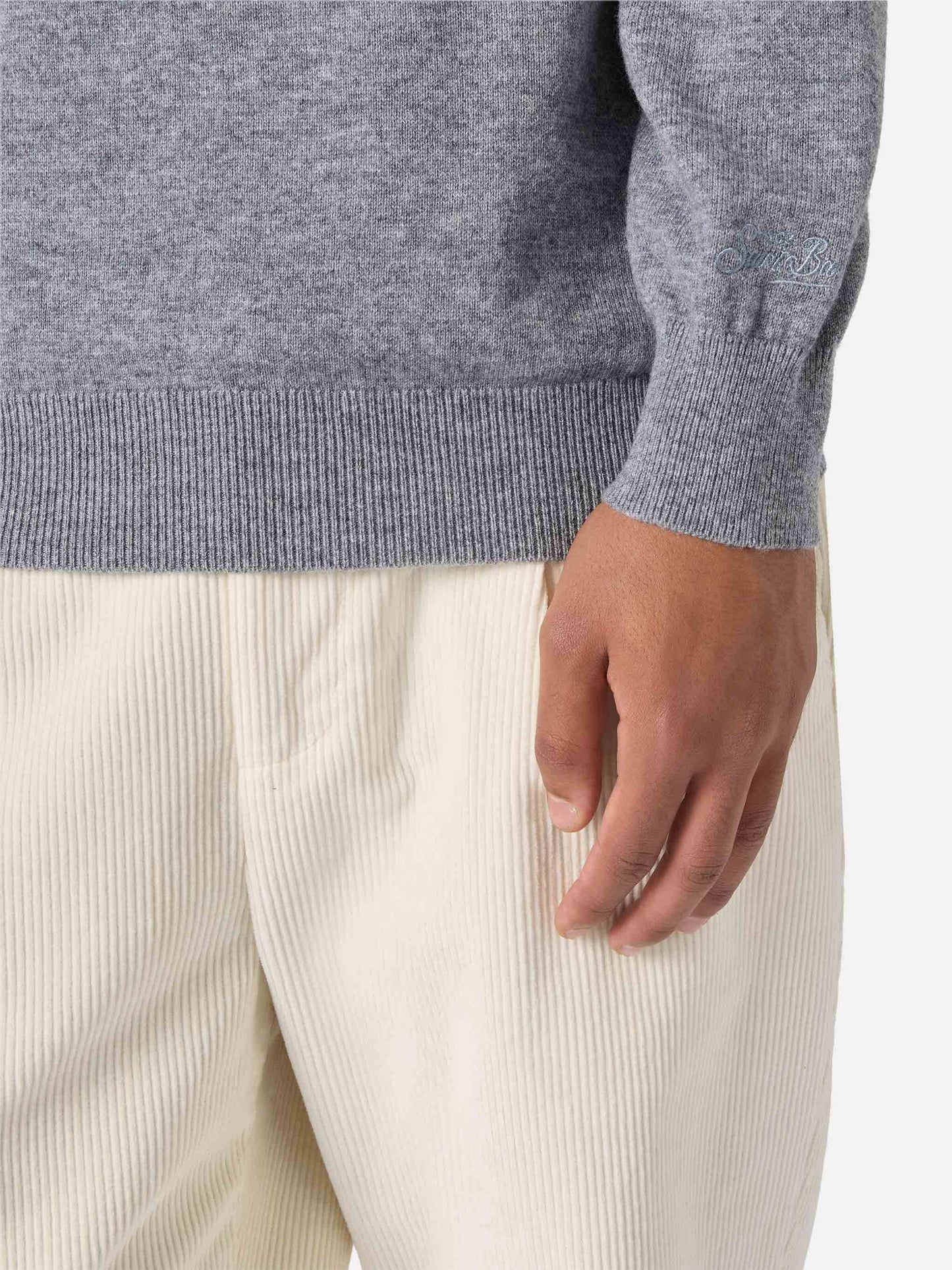 Regent-Pullover aus melierter grauer Merinowolle und Kaschmir