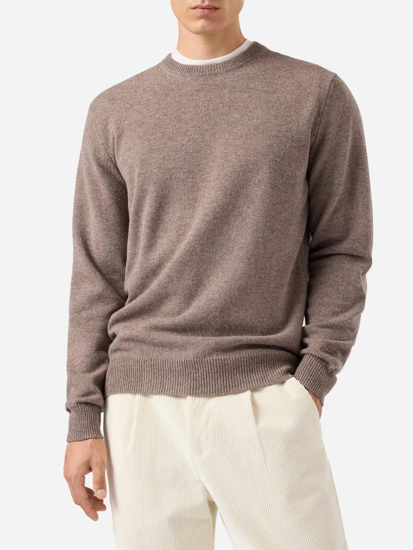 Regent Pullover aus 100 % Lammwolle in Nussbraun