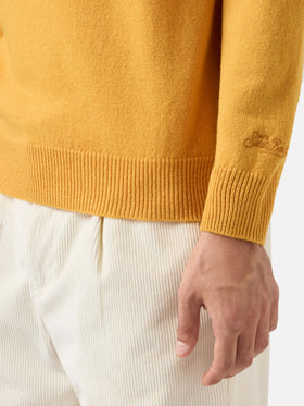Regent Pullover aus 100 % Lammwolle in Ockergelb