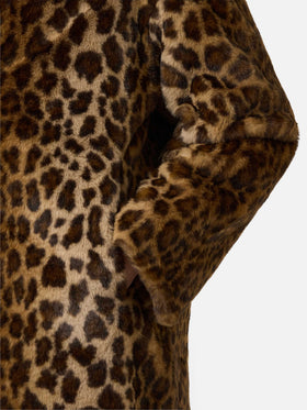 Rouge faux-fur coat with leopard print