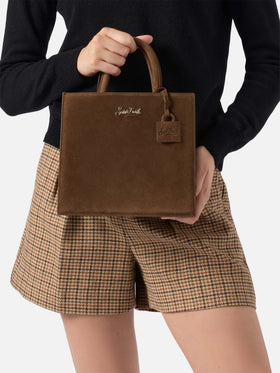 Cabas moyen marron en daim avec lettrage logo 