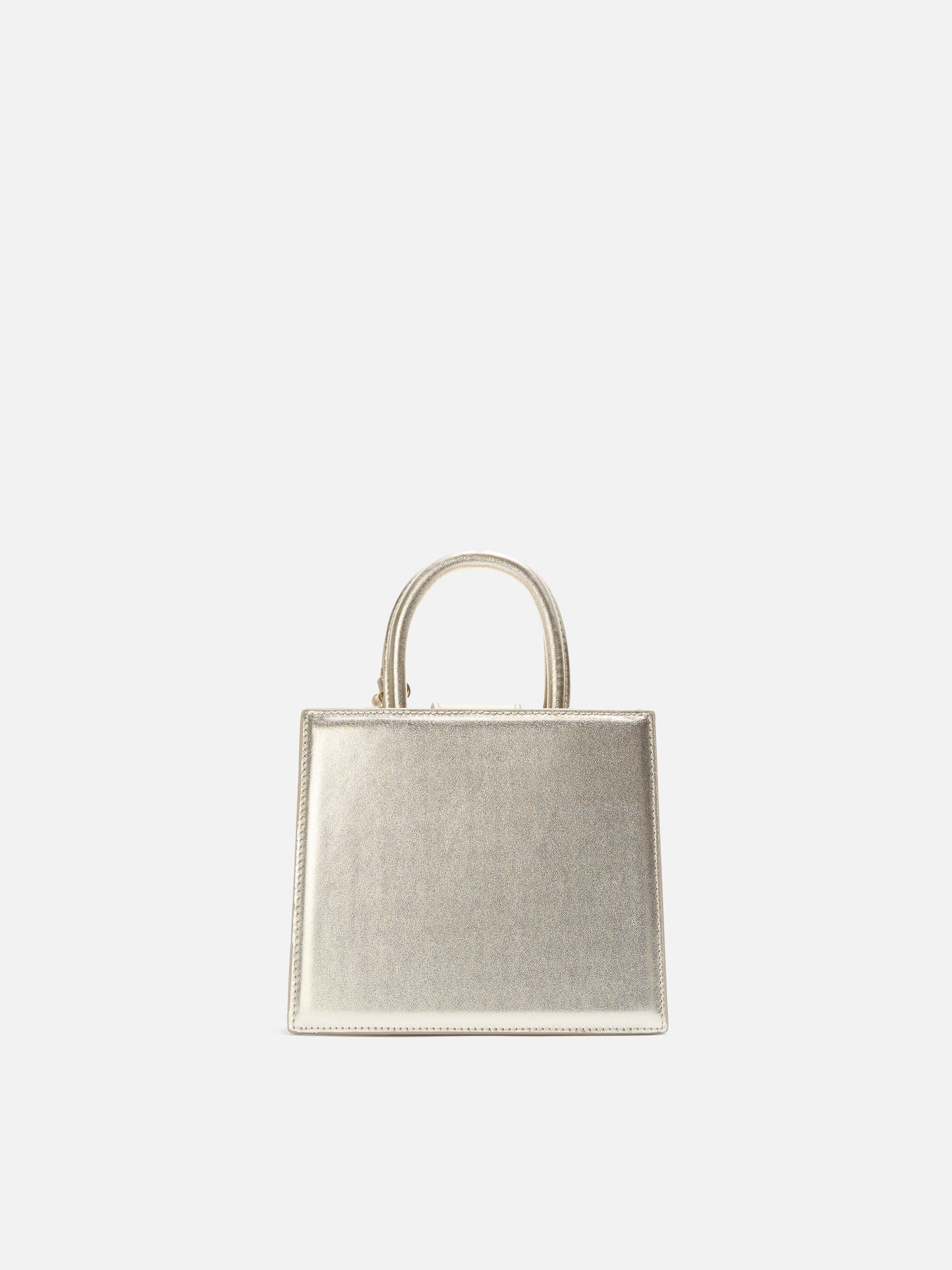 Mini bag Structured Shop en piel laminada dorada con etiqueta metálica 