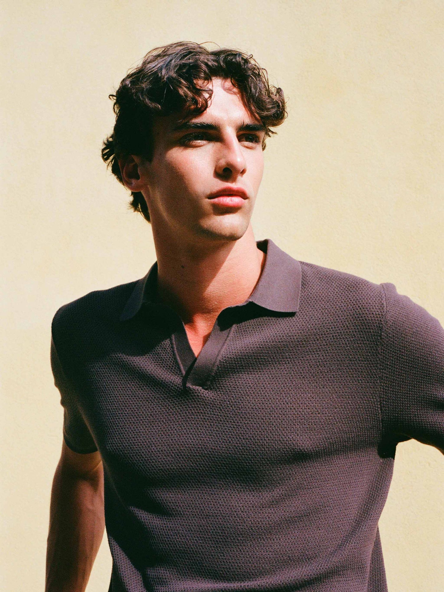 Polo en maille filet marron Sloan sans boutons 