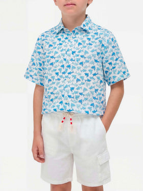 Jungenhemd mit hellblauem Hai-Allover-Print
