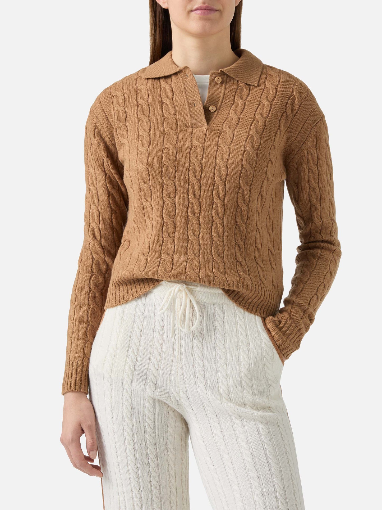 Savoy Polo-Pullover aus Merinowolle mit weichem Zopfmuster in Kamel