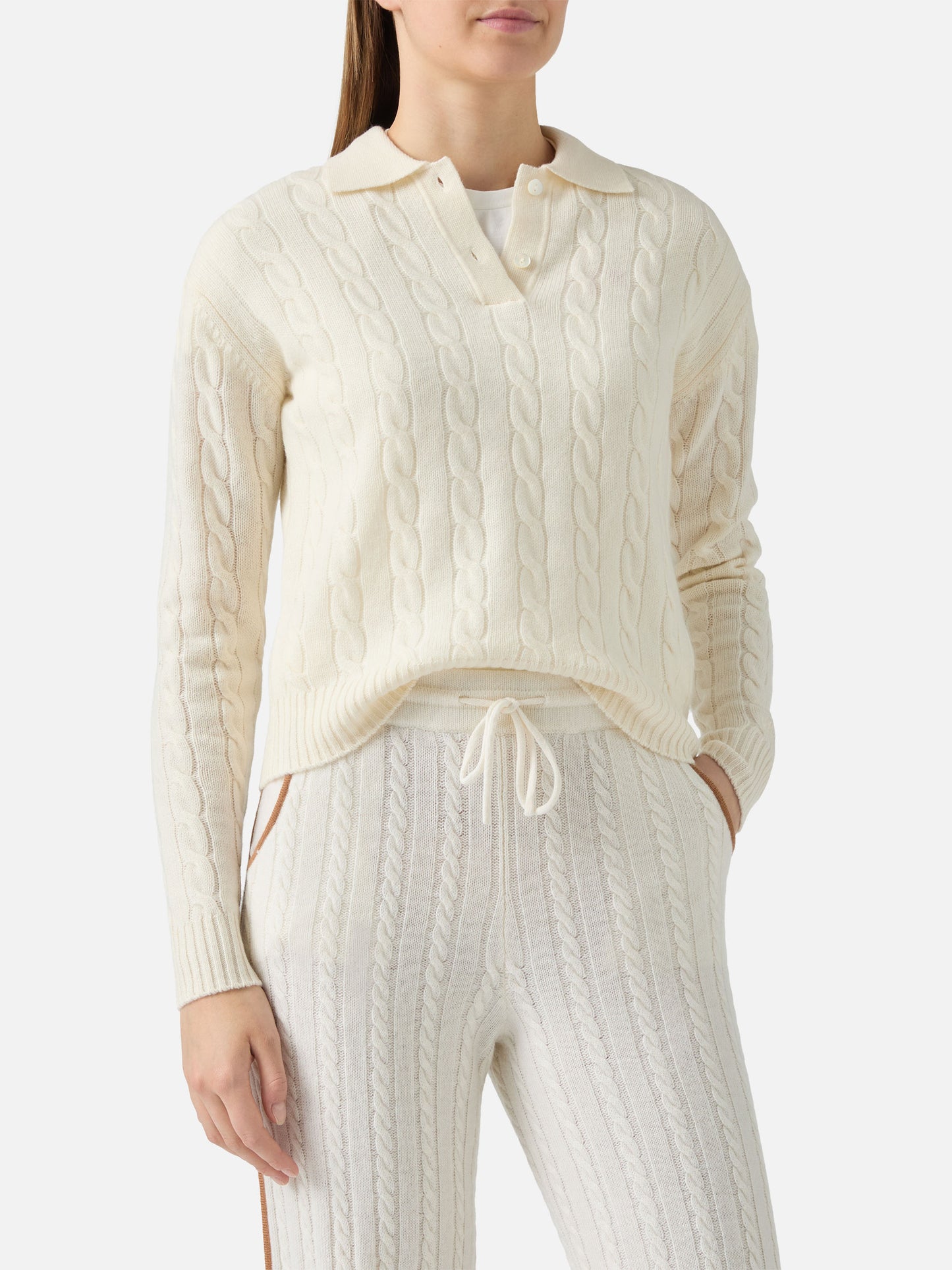 Savoy Polo-Pullover aus Merinowolle mit weichem Griff und Zopfmuster in Weiß