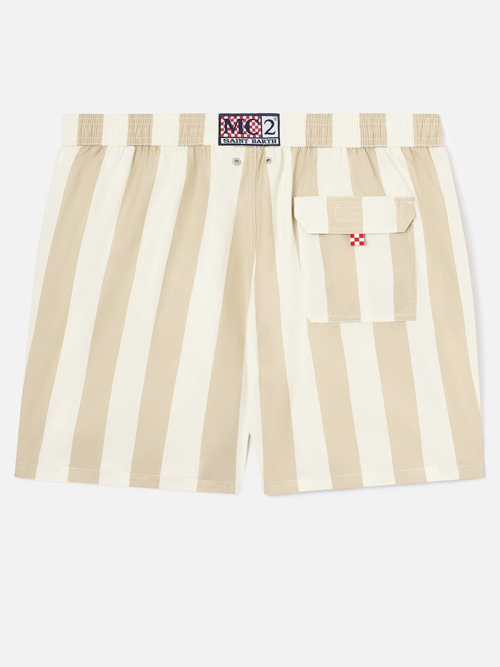 Bañador corto Syros con estampado de rayas blancas y beige 