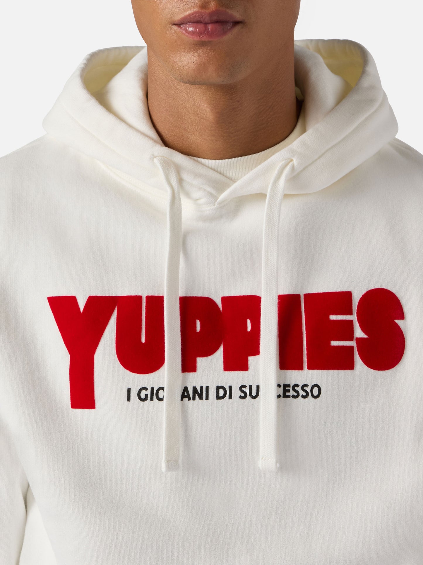 Tribeca Baumwoll-Hoodie in Weiß mit Yuppies-Flockdruck | YUPPIES SONDEREDITION
