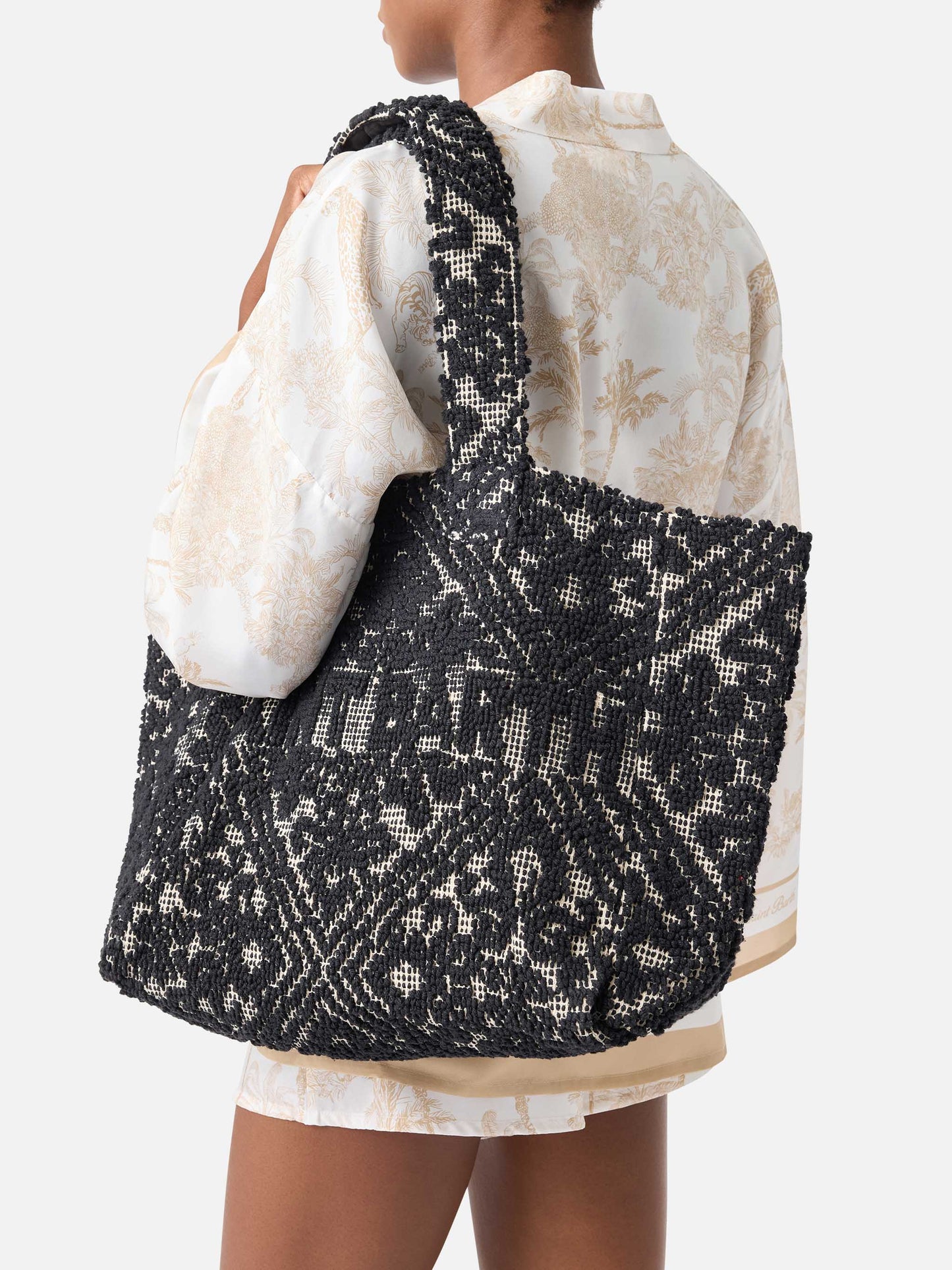 Cabas en coton tufté noir 