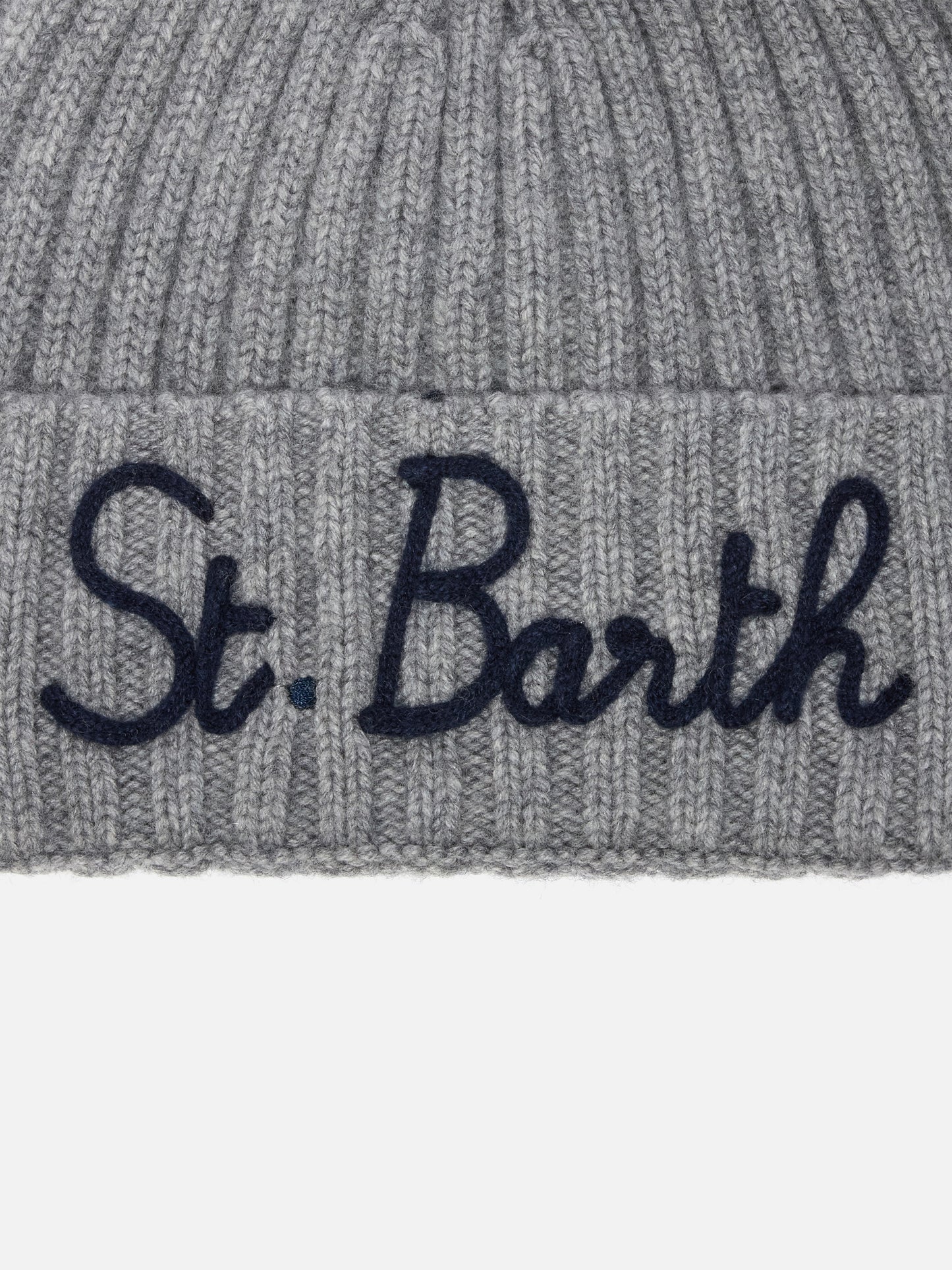 Bonnet Wengen en mélange de cachemire gris avec broderie St. Barth 