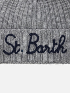 Bonnet Wengen en mélange de cachemire gris avec broderie St. Barth 